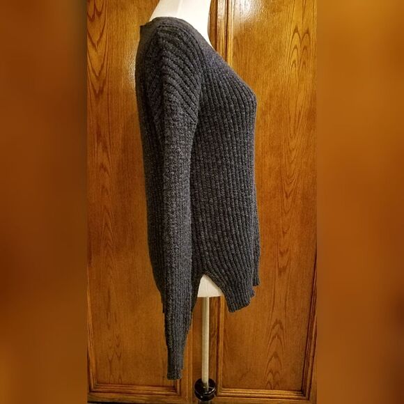 Essentials "Full Tilt" V neck sweater - Picture 2 of 4